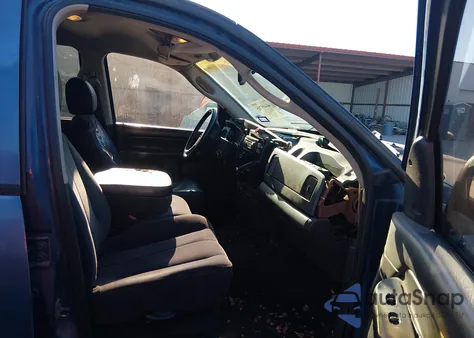 2002 Dodge Ram 1500 St z USA, uszkodzony, nr VIN 1D7HA18NX2S630630